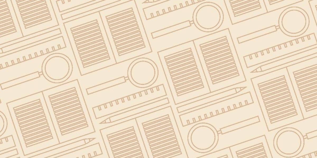 Suurennuslasi, kynä ja viivoitin. Kuva: Anne Haapanen